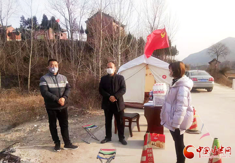 【甘肅全民戰(zhàn)“疫”】?jī)僧?dāng)：黨員干部齊上陣 群防群控戰(zhàn)疫情