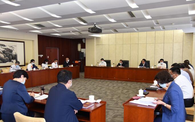 【兩會快訊】甘肅代表團(tuán)分組審議全國人大常委會工作報(bào)告，林鐸參加第一小組會議并發(fā)言