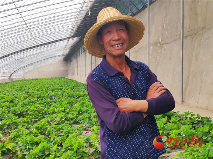 【我家住在黃河邊】李彥英： 家鄉(xiāng)崛起大農業(yè) 人在公園當農民