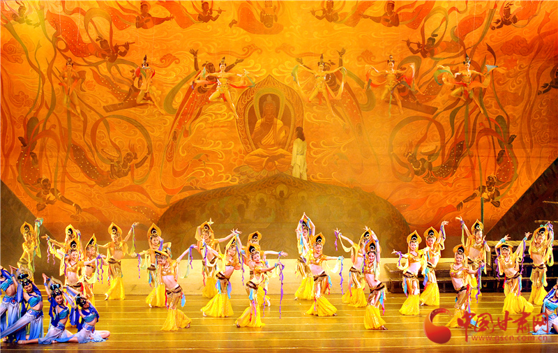 8月8日晚，《絲路花雨》《大夢(mèng)敦煌》首次同臺(tái)亮相蘭州