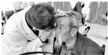 致敬時代楷?！瓣P(guān)愛八步沙林場大漠治沙人眼健康公益行動”啟動