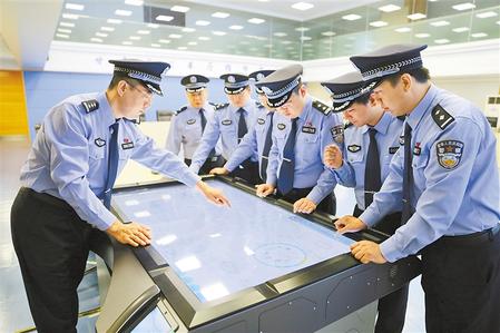 致敬！人民警察