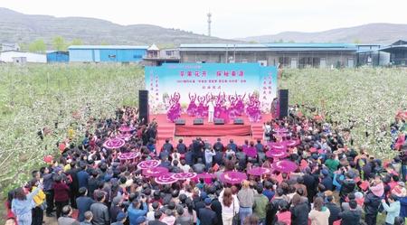 隴南禮縣舉辦“學(xué)黨史·感黨恩·賞花?！むl(xiāng)村游”活動