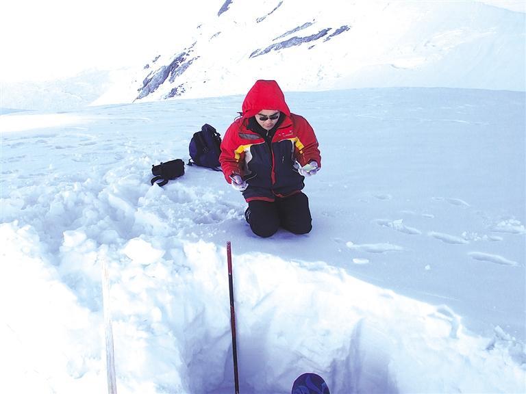 中科院西北研究院研究員李宗?。浩钸B山上的“守望者”