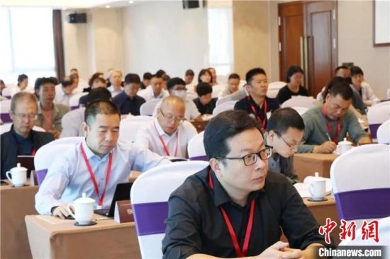 圖為“明清時(shí)期河西走廊社會(huì)變遷”學(xué)術(shù)研討會(huì)現(xiàn)場(chǎng)?！∥渫行侣剛髅郊瘓F(tuán)供圖