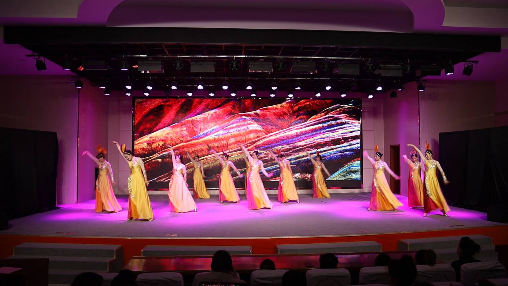 張掖市非遺舞臺(tái)劇《寶卷印象》在武威、金昌等市州上演