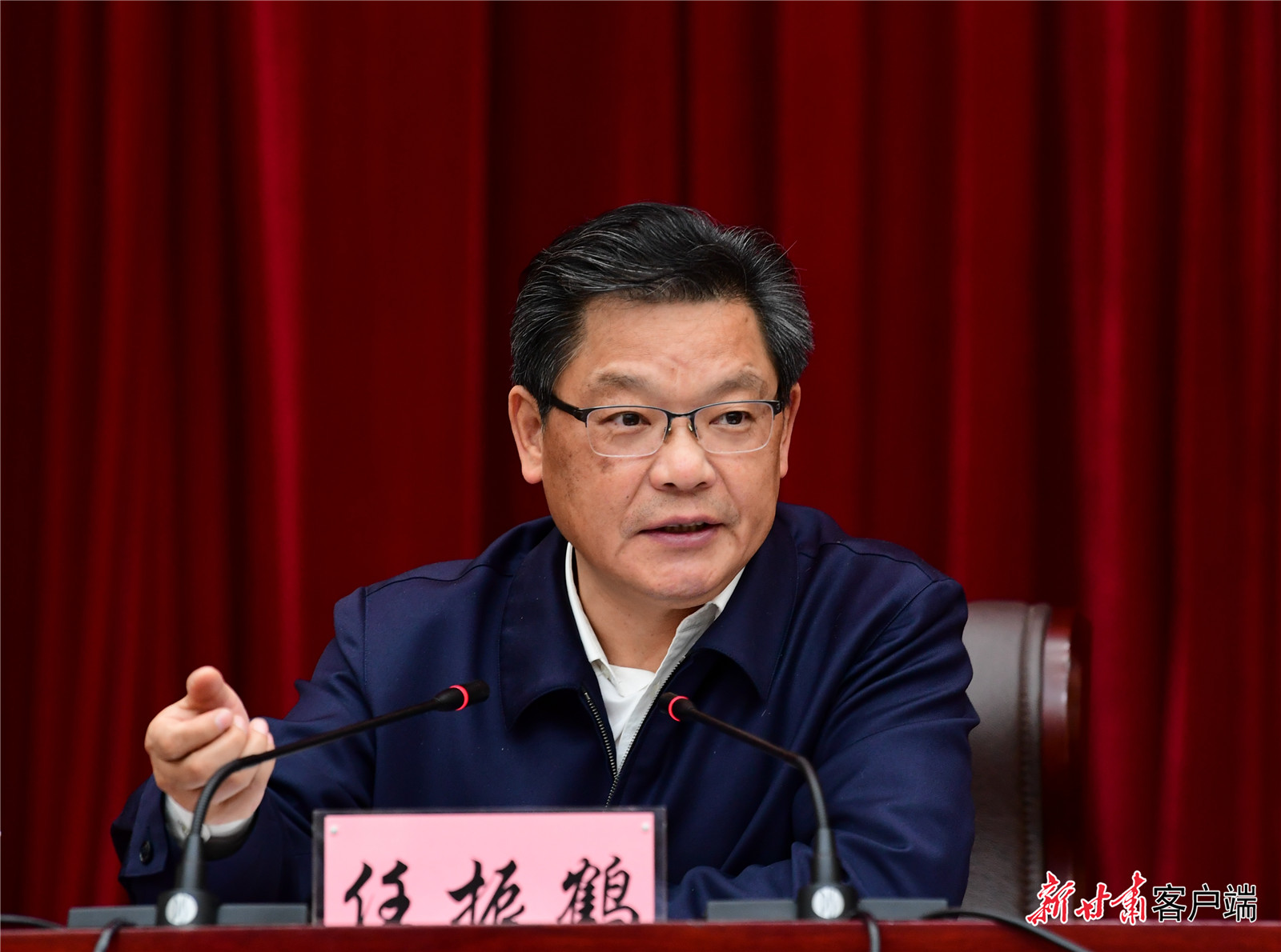 任振鶴在全省新型城鎮(zhèn)化工作推進會議上強調：凝心聚力抓落實、蹄疾步穩(wěn)向前進，奮力推進新型城鎮(zhèn)化建設再上新臺階