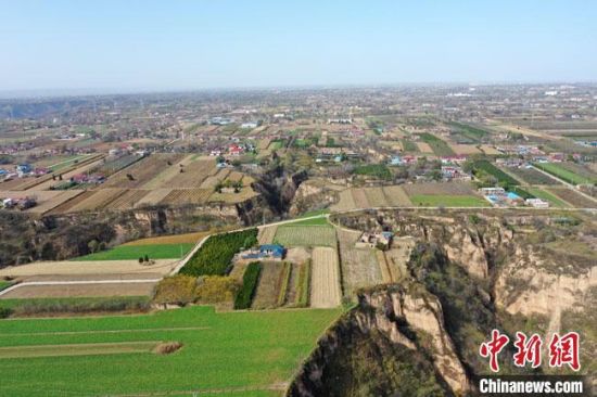 圖為位于甘肅省慶陽市西峰區(qū)境內的南佐遺址地貌。(資料圖) 甘肅省文物局供圖