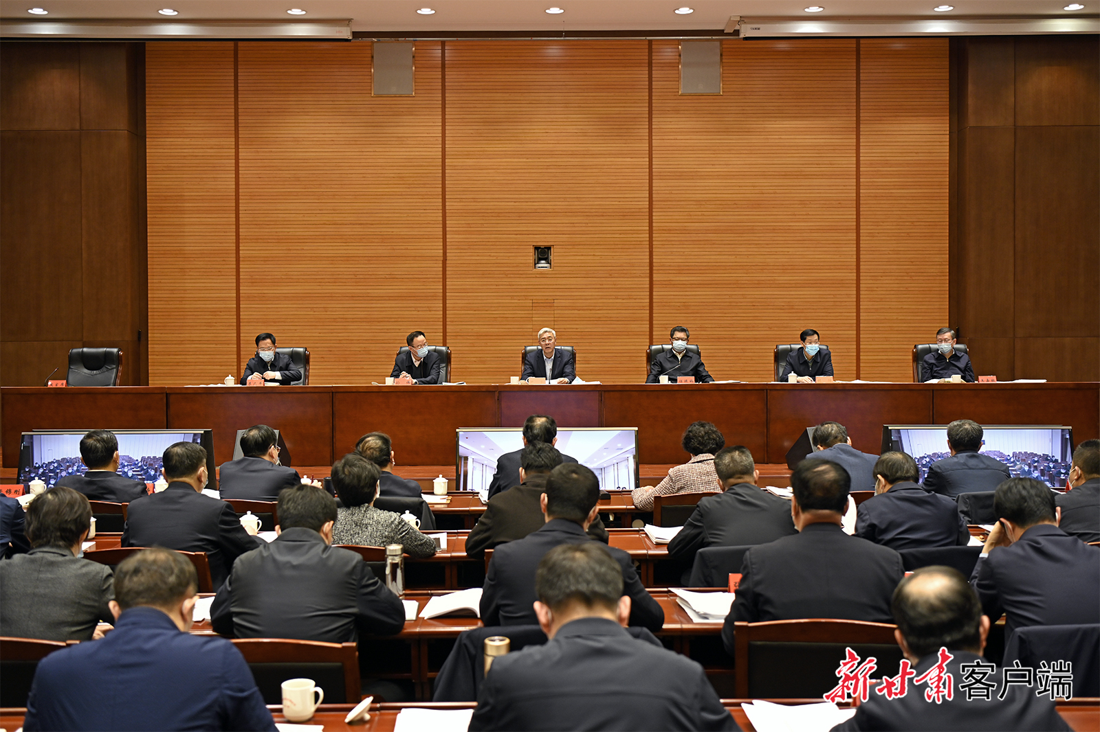 尹弘在省委農(nóng)村工作領(lǐng)導小組會議上強調(diào)：以深厚為民情懷鞏固拓展脫貧攻堅成果，用高度負責精神扎實做好備考迎評工作