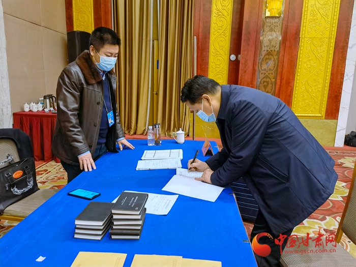 【聚焦2022甘肅兩會】政協(xié)委員向大會報(bào)到 甘肅開啟“兩會時(shí)間”