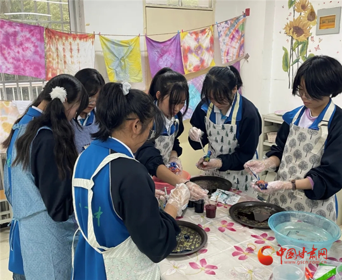 【聚焦2022甘肅兩會(huì)·代表委員說(shuō)】省政協(xié)委員許邦興:“雙減”之下也要給家長(zhǎng)減壓