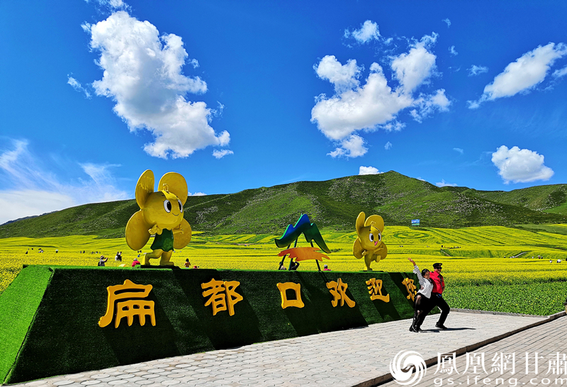 河西走廊張掖扁都口，古絲綢之路要道。王振武 攝