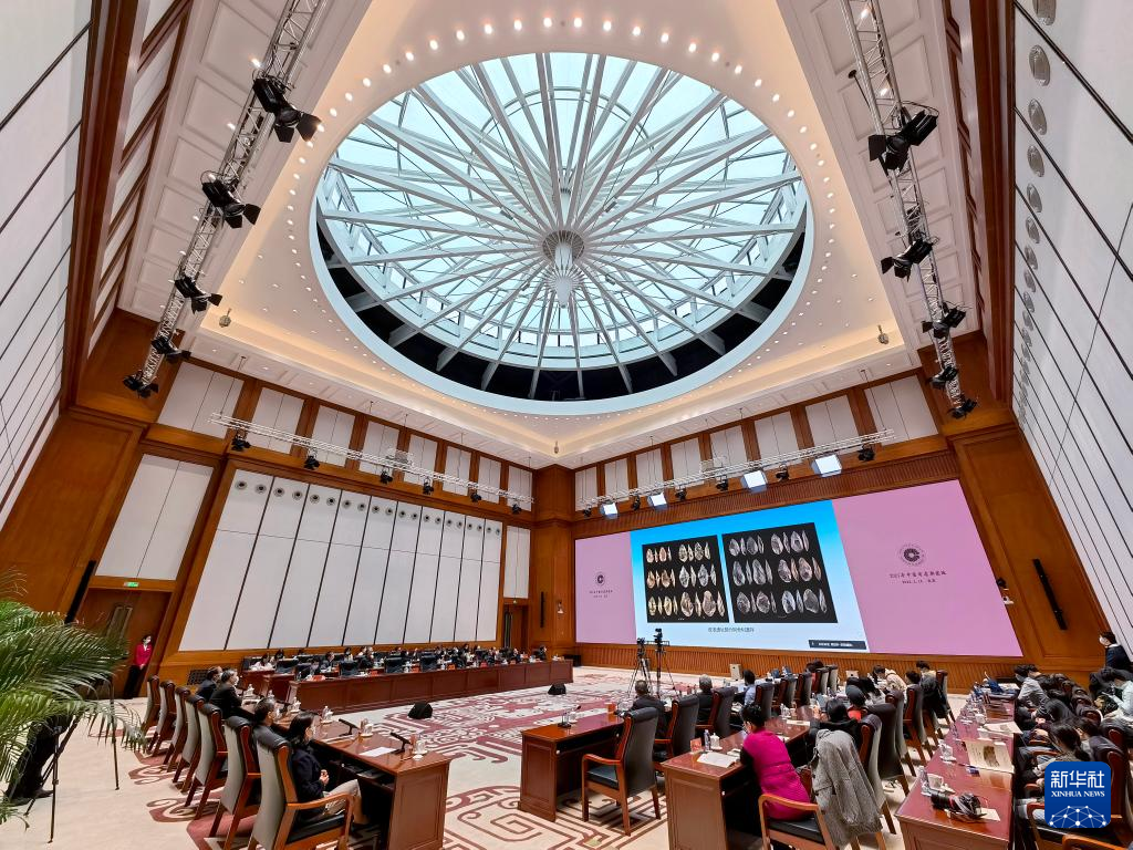 3月18日，“中國社會科學(xué)院考古學(xué)論壇·2021年中國考古新發(fā)現(xiàn)”進(jìn)行入選項(xiàng)目報(bào)告環(huán)節(jié)（手機(jī)照片）。