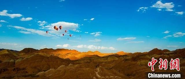 圖為“中國最美丹霞”甘肅張掖市七彩丹霞。(資料圖) 甘肅省文化和旅游廳供圖