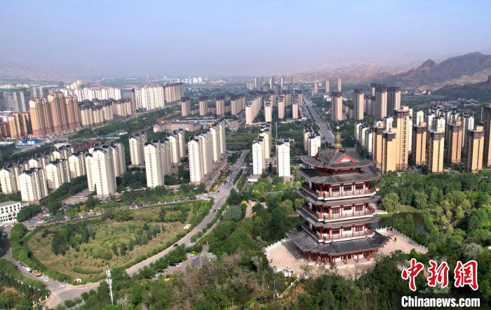 圖為“南涼古都”樂(lè)都朝陽(yáng)山片區(qū)的今朝?！⊙Φ?攝