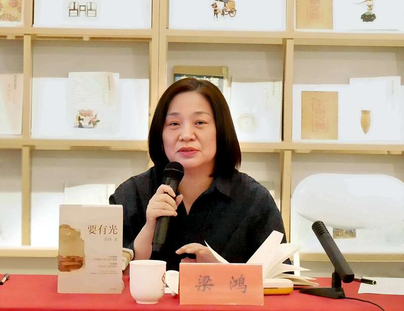 梁鴻新書(shū)《要有光》聚焦青少年心靈困境